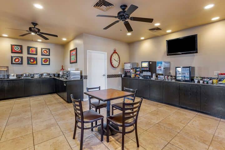 Breakfast area